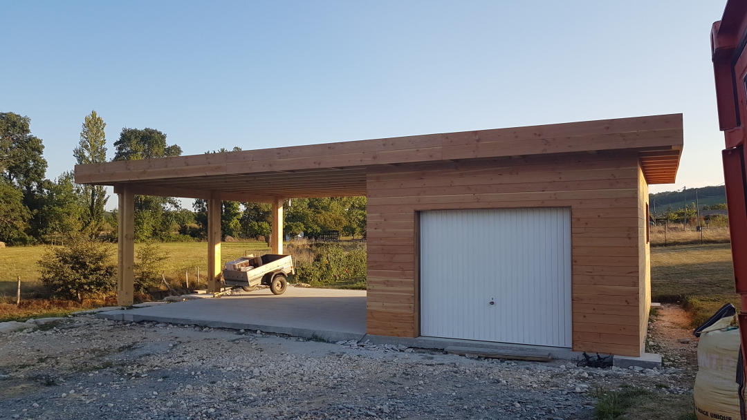 Exemple maison en bois carport