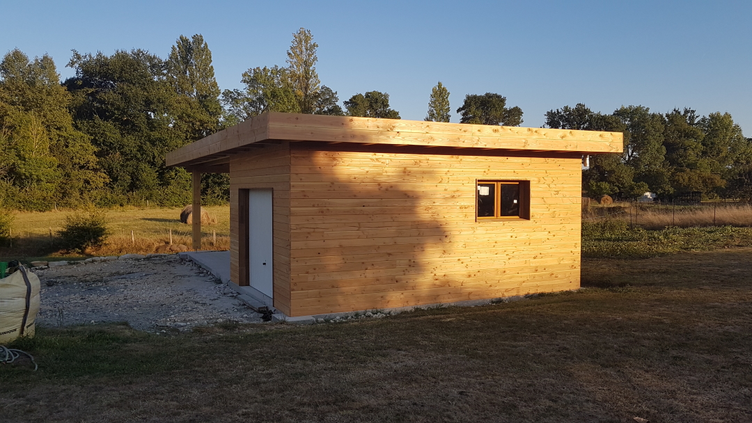 Exemple maison en bois carport