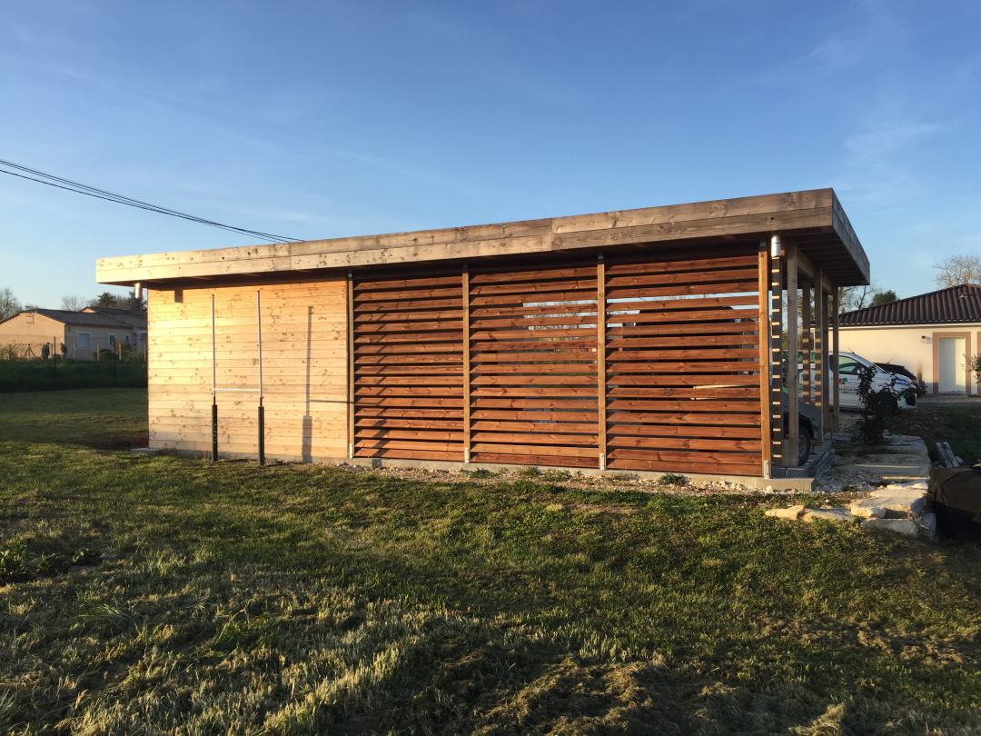 Exemple maison en bois carport