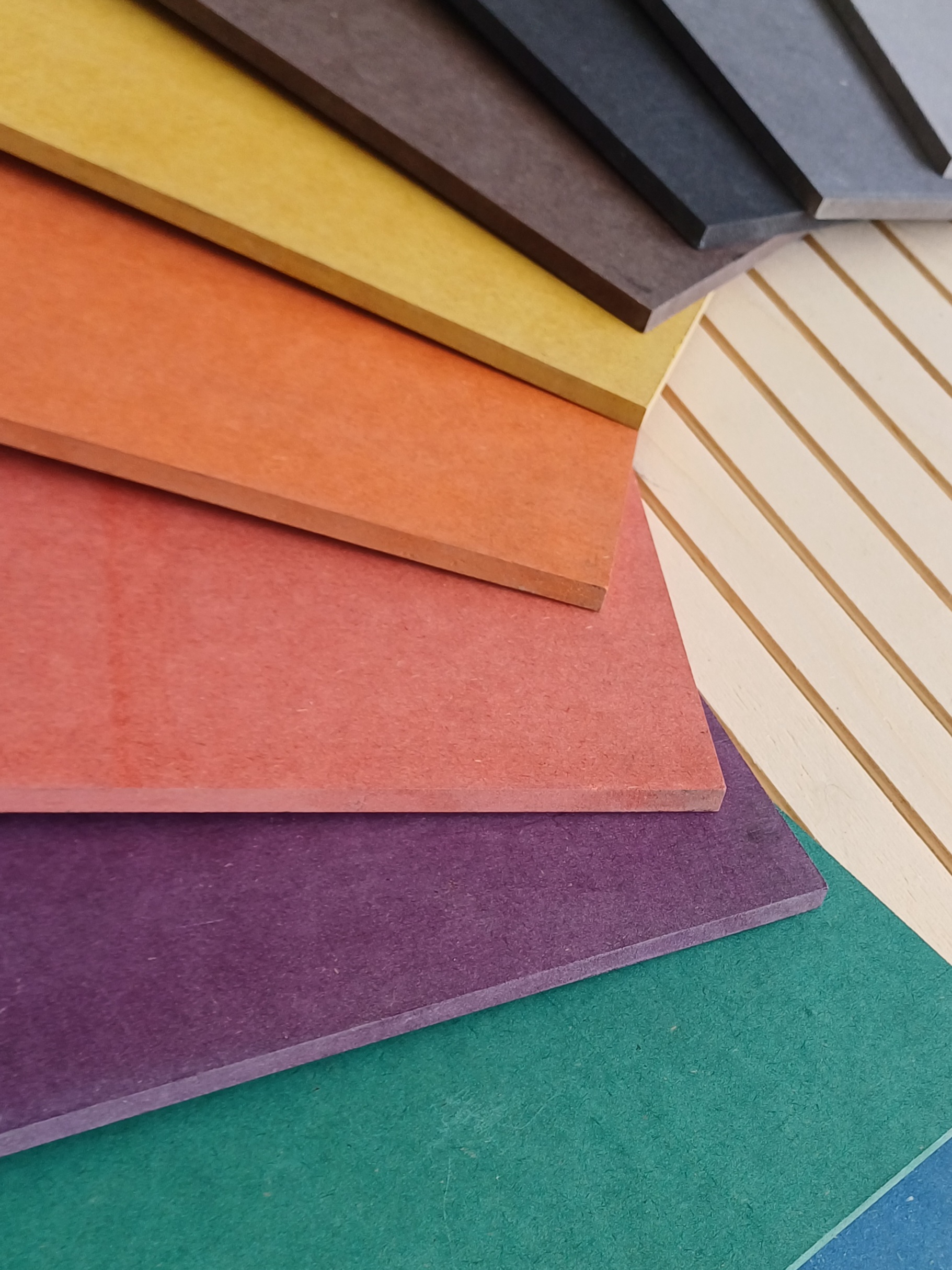 Assortiment de MDF de couleur